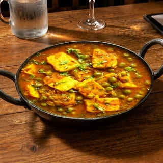 1. Matar Paneer